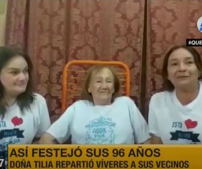 Cumplió 96 años y lo festejó repartiendo víveres