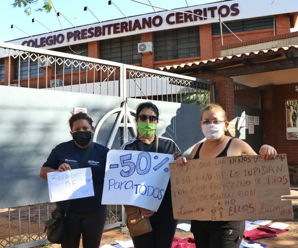 Colegio no descontará cuotas y padres anuncian desmatriculación masiva
