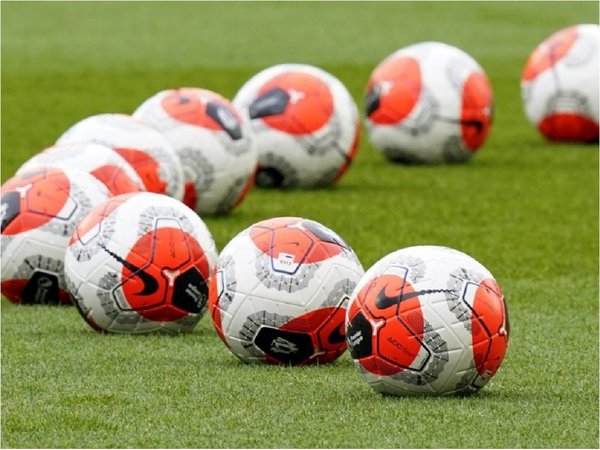 Comité médico de la FIFA cree que fútbol no puede volver antes de septiembre