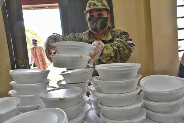 PARAGUAY SOLIDARIO: ENTREGA DE ALIMENTOS EN SAN COSME Y DAMIAN Y CNEL. BOGADO