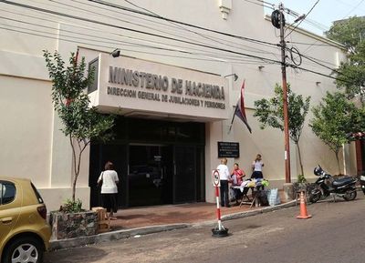 Hacienda recibió reclamos de docentes desvinculados