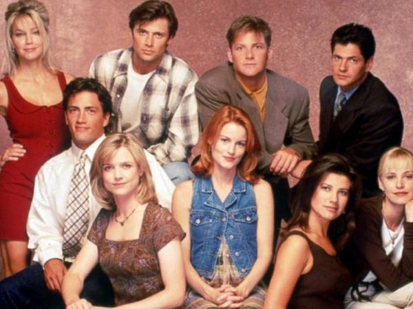 Actores de la serie Melrose Place se reunirán por primera vez desde 2012