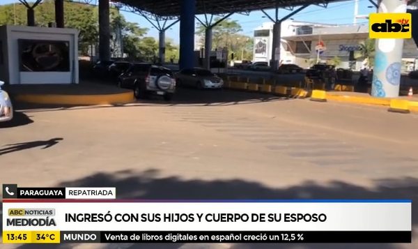 Repatriada ingresó con sus hijos y cuerpo de sus esposo - ABC Noticias - ABC Color