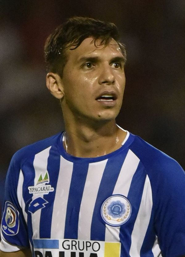 Zeballos advierte que fútbol no volverá si los clubes no están al día - 12 de Octubre - ABC Color