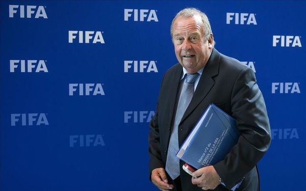 Jefe médico de FIFA es “muy escéptico” sobre regreso del fútbol - Fútbol - ABC Color