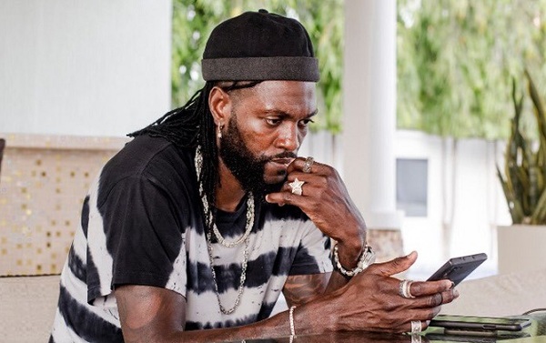 Adebayor tiene otro deporte que practica