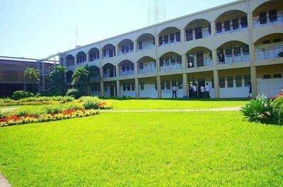 En Inmaculada Concepción, padres de alumnos también exigen descontar el 50% las cuotas
