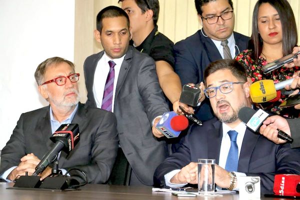 Relato clave desvincula a Cartes