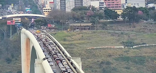 De nuevo anuncian BLOQUEO del PUENTE en protesta contra el GOBIERNO