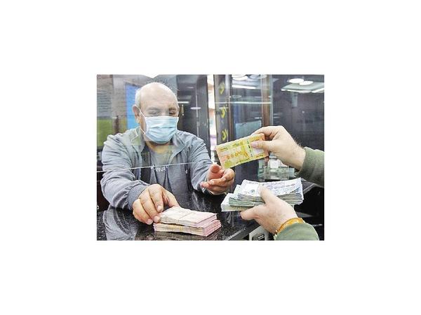 Existe escaso riesgo de contagio con los billetes en euros