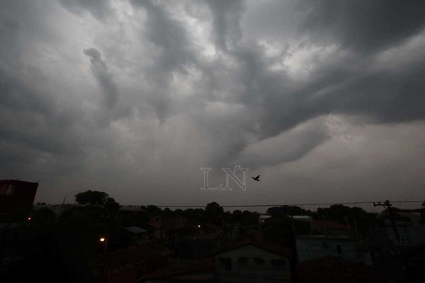 Miércoles con lluvias dispersas y ocasionales tormentas