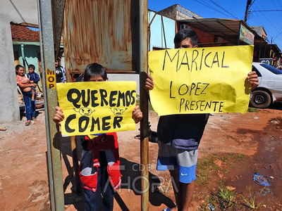 “CACEROLAZO” para pedir COMIDA ante abandono del Gobierno en la zona de FRANCO