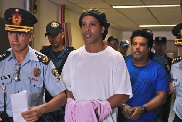 Caso Ronaldinho: diario brasileño apunta a negocio de juego clandestino ilegal - Paraguay Informa