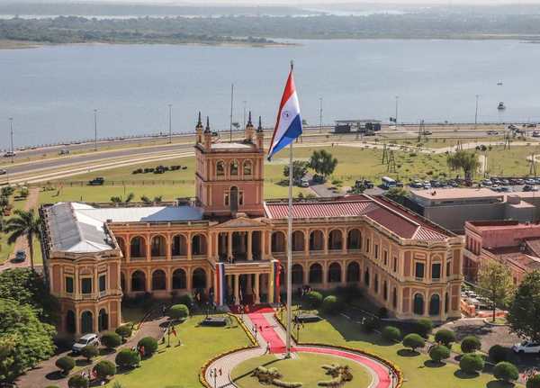 MOPC insiste con que el riesgo de colapso del Palacio de Gobierno hace urgente la intervención y el desalojo - ADN Paraguayo