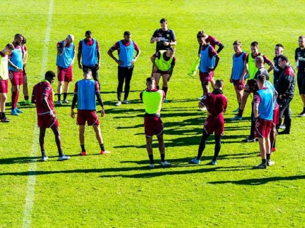 El primer equipo holandés en volver a los entrenamientos