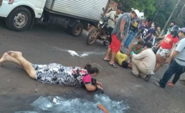 Motociclista muere al ser embestido por automóvil que se dio a la fuga