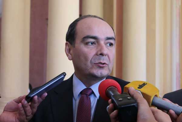 Canciller Rivas: valora a profesionales de salud sin rechazar a los de fuera. - .::RADIO NACIONAL::.