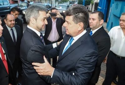 Efraín se autoproclama vocero de "todos los paraguayos" y pide renuncia del presidente