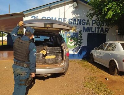 Incautan en Ponta Porã vehículo repleto de marihuana - Nacionales - ABC Color