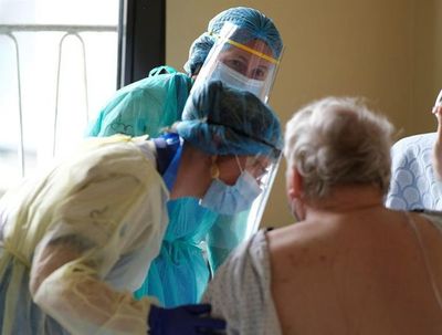 Los hombres tienen una COVID-19 más grave y el doble de probabilidad de morir - Ciencia - ABC Color