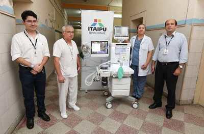 ITAIPU entrega moderna máquina de anestesia al Hospital del Trauma - Paraguay Informa