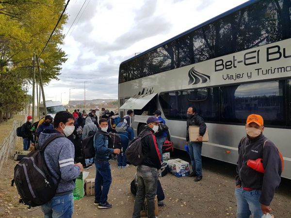 COVID-19: 47 compatriotas volvieron al país desde la Argentina
