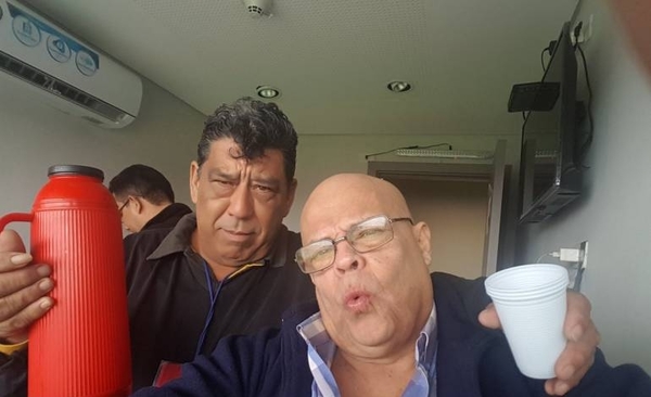 HOY / Se complica la economía de los trabajadores de las canchas