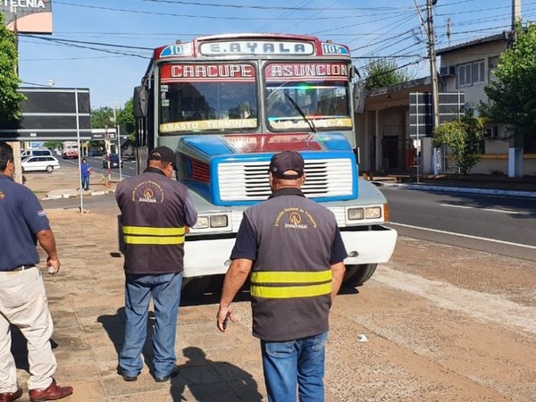 Dinatran elabora protocolos para liberación gradual del transporte al interior del país