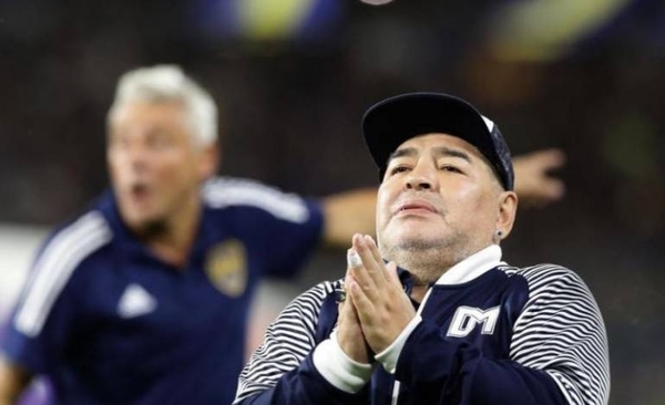 HOY / Maradona, sobre suspensión de descensos: "Dicen que es una nueva mano de Dios"