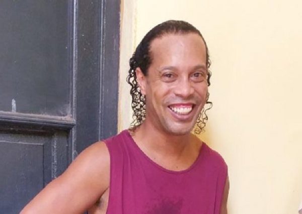 Ronaldinho tuvo intenciones de abrir casinos ilegales, dice medio brasileño