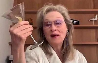 El divertido video de Meryl Streep emborrachándose a distancia con sus amigas - C9N