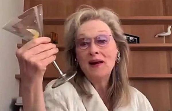 El divertido video de Meryl Streep emborrachándose a distancia con sus amigas - C9N