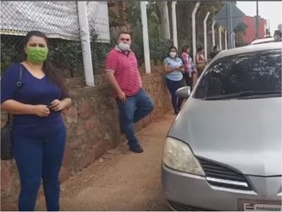 Padres se manifestaron para que la cuota del colegio baje el 50%