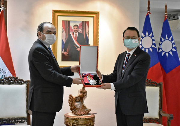 Paraguay ratifica pleno apoyo a Taiwán en acto de condecoración a embajador Chou - .::RADIO NACIONAL::.