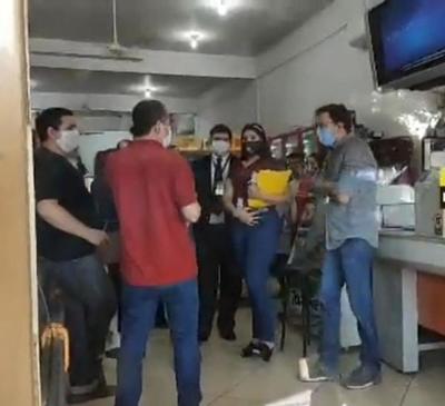 CDE: Allanan empresa que proveyó kits de alimentos a la Municipalidad por supuesta sobrefacturación » Ñanduti