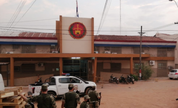 HOY / Penal de Tacumbú sufre incendio en celdas del pabellón de admisión