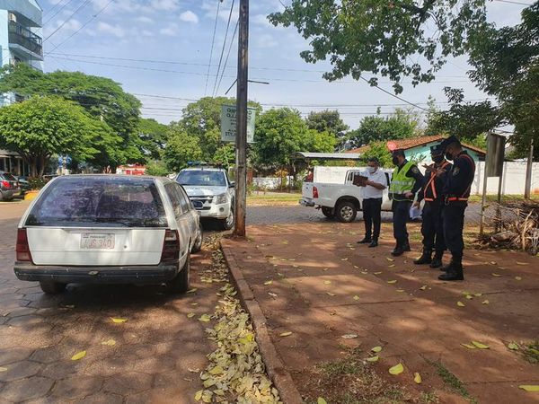 Abandonan en CDE un vehículo que se usó en un doble asesinato en Caazapá - ABC en el Este - ABC Color