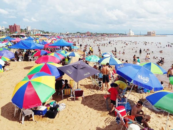 Continúan multas en playas de Encarnación - Paraguay Informa