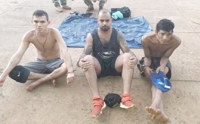 Detienen a tres tipos en un colchón inflable | Crónica