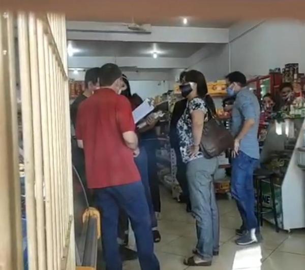 Fiscalía allanó empresa que proveyó kits de alimentos con supuestos sobrecostos a la Municipalidad de CDE » Ñanduti