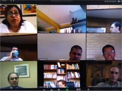 A escondidas los senadores dictaminan sobre impuestos