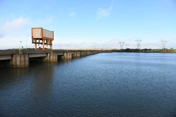 Falta de AGUA sigue afectando a la usina de Itaipú