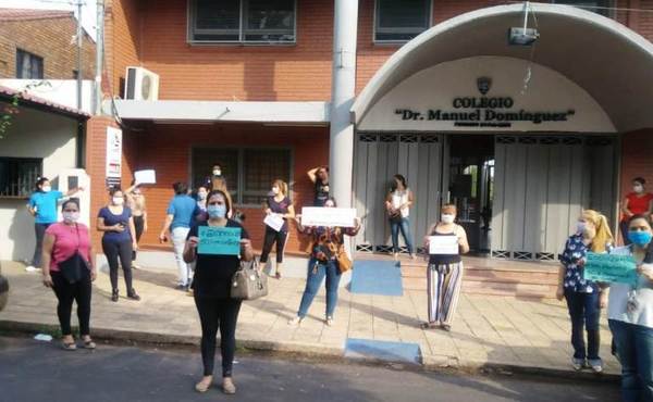 Por "solidaridad" y "humanidad", en Luque, padres piden 50% de descuento en cuotas escolares de sus hijos - ADN Paraguayo