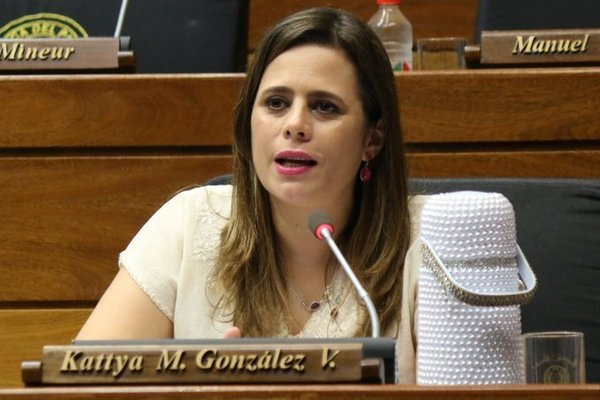 Kattya González: “Este es el momento de que Mazzoleni elija de qué lado va a estar” - ADN Paraguayo