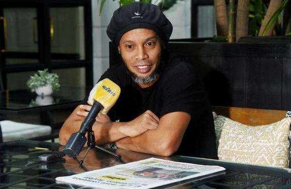 Ronaldinho y los juegos ilegales: el presunto trasfondo de la solicitud de pasaportes falsos - Nacionales - ABC Color