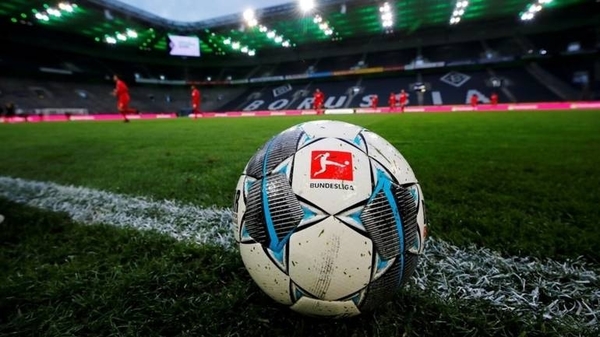 HOY / La liga alemana empieza con test a sus jugadores para reanudar la temporada