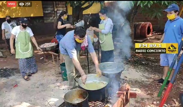 Por su día, profesores preparan almuerzo para sus alumnos