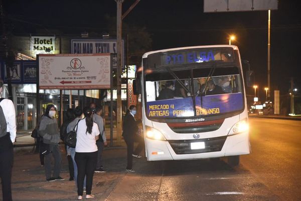 Desde el lunes, más de 700.000 personas saldrán a las calles y solo se prevé un 20% más de buses - Nacionales - ABC Color