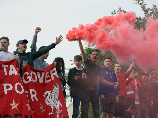 Temen aglomeraciones de hinchas si el Liverpool es campeón