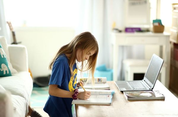 Padres piden ley especial que garantice descuento de cuotas en colegios privados - Nacionales - ABC Color